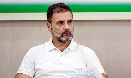 மும்பை தேர்தலில் எளிதாக அழியும் மை: தேர்தல் ஆணையம் மீது ராகுல் காந்தி குற்றச்சாட்டு- பாஜக பதிலடி