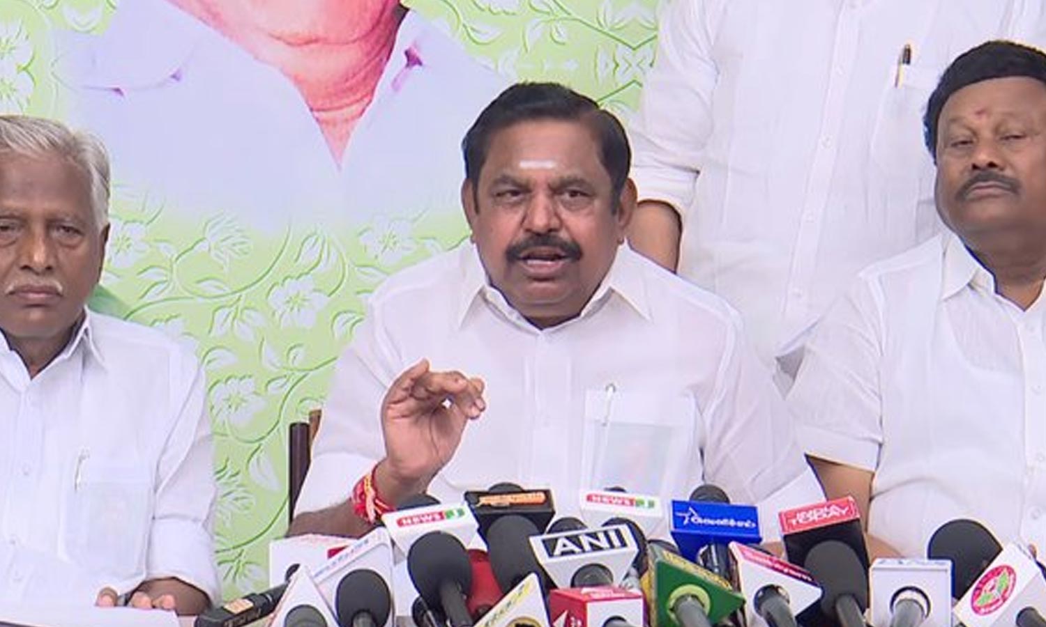 இல்லாதவர்களுக்கு வீடு, மகளிருக்கு மாதம் ரூ.2000- தேர்தல் வாக்குறுதி அளித்த இபிஎஸ்