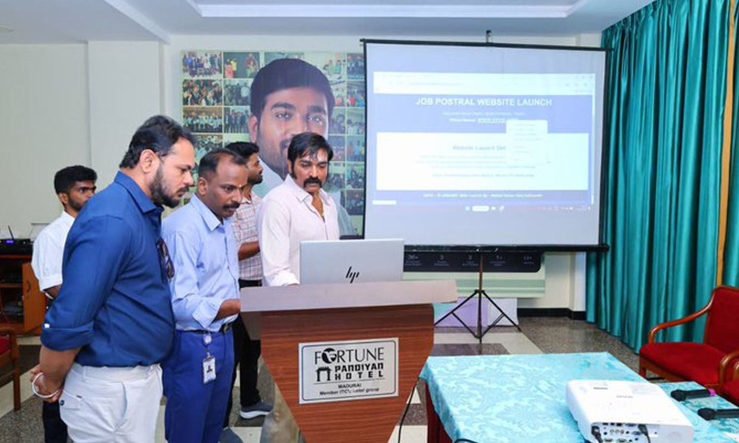 கட்டணமில்லா வேலைவாய்ப்பு சேவை..!- வள்ளலார் வேலைவாய்ப்பு சேவை இயக்கத்தை தொடங்கி வைத்த விஜய் சேதுபதி