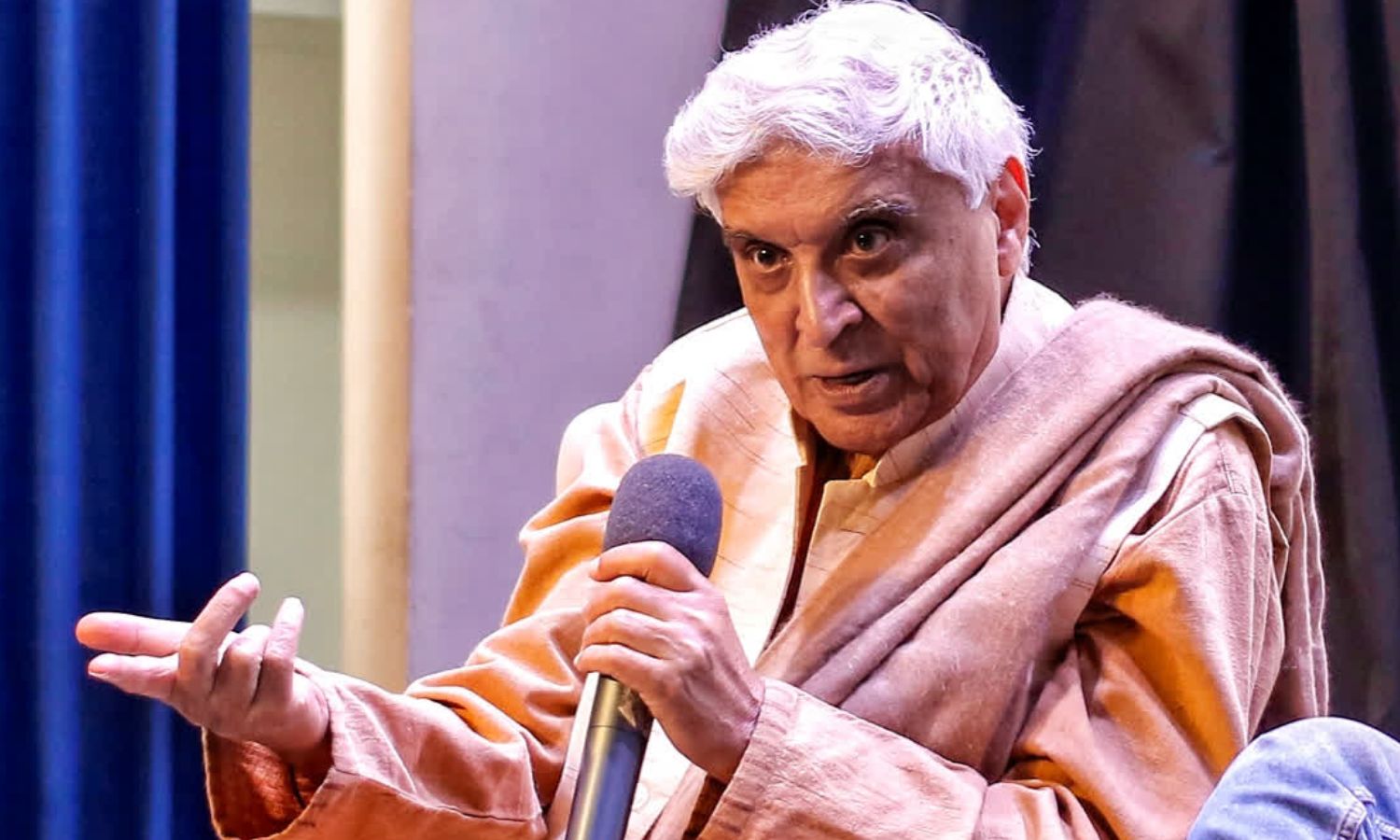 தமிழ்.. சமஸ்கிருதம்.. இரண்டில் எது பழமையான மொழி - மூத்த பாடலாசிரியர் ஜாவேத் அக்தர் சொன்ன பதில்