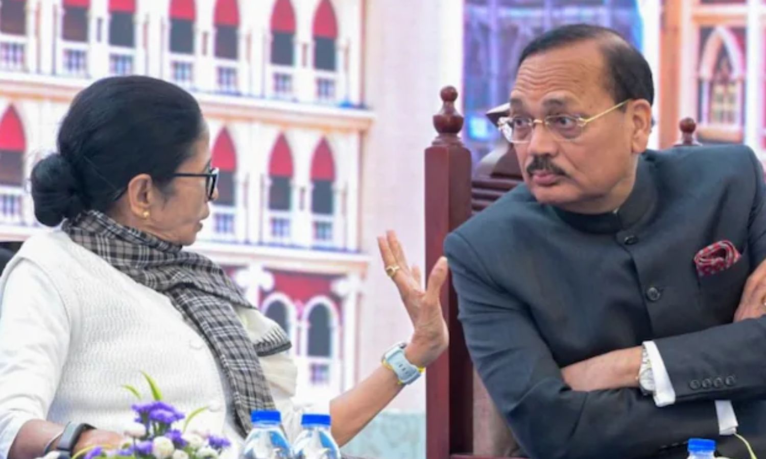 மத்திய அமைப்புகளிடம் இருந்து ஜனநாயகத்தை காப்பாற்றுங்கள் - தலைமை நீதிபதி சூர்யகாந்த்-திடம் நேரடியாக சொன்ன மம்தா