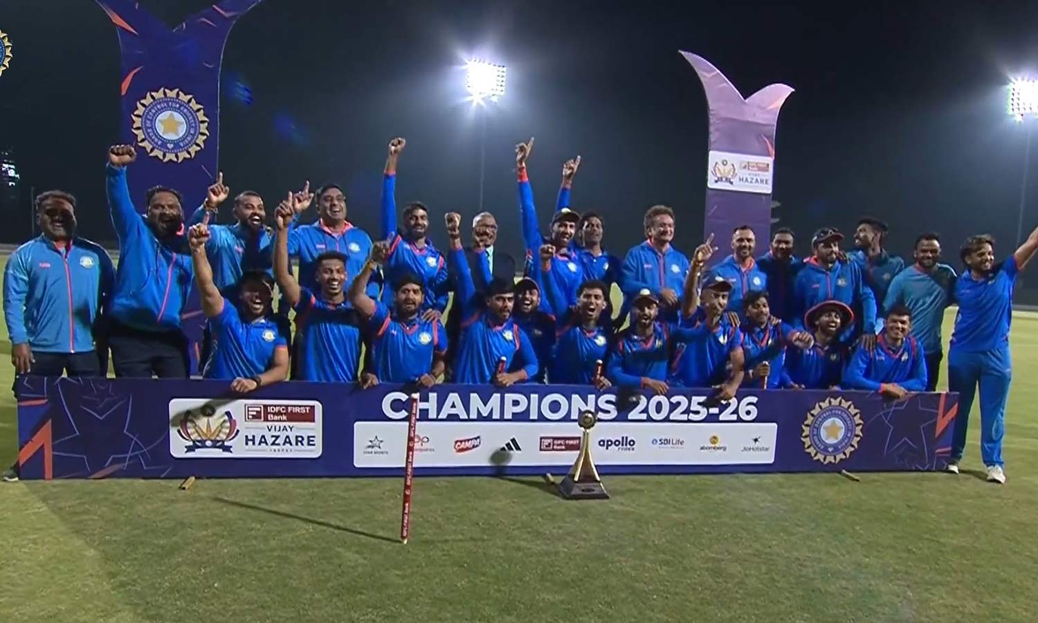 விஜய் ஹசாரே டிராபி: முதல் முறையாக சாம்பியன் பட்டம் வென்றது விதர்பா