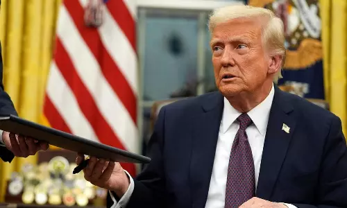 கிரீன்லாந்தை கைப்பற்ற எதிர்ப்பு தெரிவிக்கும் 8 ஐரோப்பிய நாடுகளுக்கு கூடுதல் வரி விதித்த டிரம்ப்