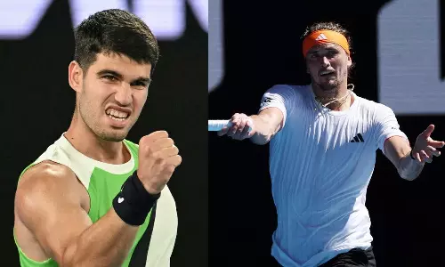 ஆஸ்திரேலியா ஓபன்: அல்காரஸ், ஸ்வெரேவ் 2-வது சுற்றுக்கு முன்னேற்றம்