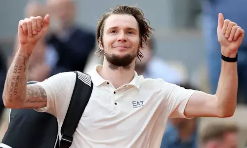 ஆஸ்திரேலிய ஓபன்: முதல் சுற்றில் கேமரூன் நூரி, பப்ளிக் வெற்றி