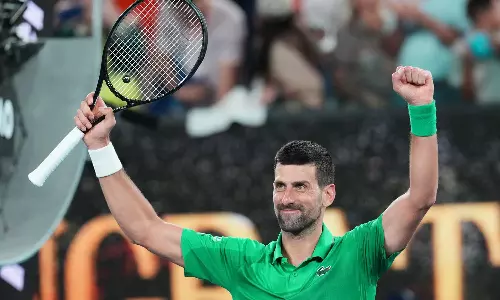 ஆஸ்திரேலியா கிராண்ட்ஸ்லாம்: ஜோகோவிச், ரூட், ஸ்வியாடெக் 2-வது சுற்றுக்கு முன்னேற்றம்