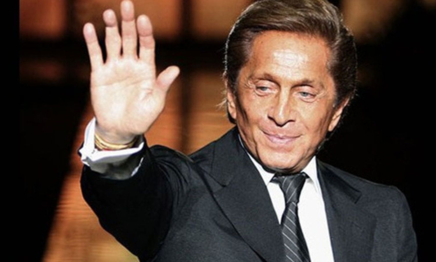 உலகின் தலைசிறந்த ஆடை வடிவமைப்பாளர் வாலண்டினோ கரவானி மறைவு