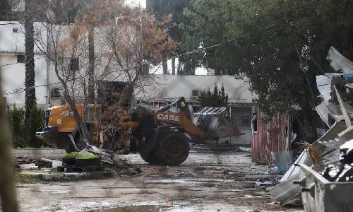 ஜெருசலேமில் உள்ள ஐ.நா. தலைமையகத்தை புல்டோசரால் இடித்து தரைமட்டமாக்கும் இஸ்ரேல்!