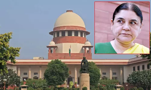 தெருநாய் விவகாரம்: Body Language-ஐ சுட்டிக்காட்டி மேனாகா காந்தியை கண்டித்த உச்சநீதிமன்றம்