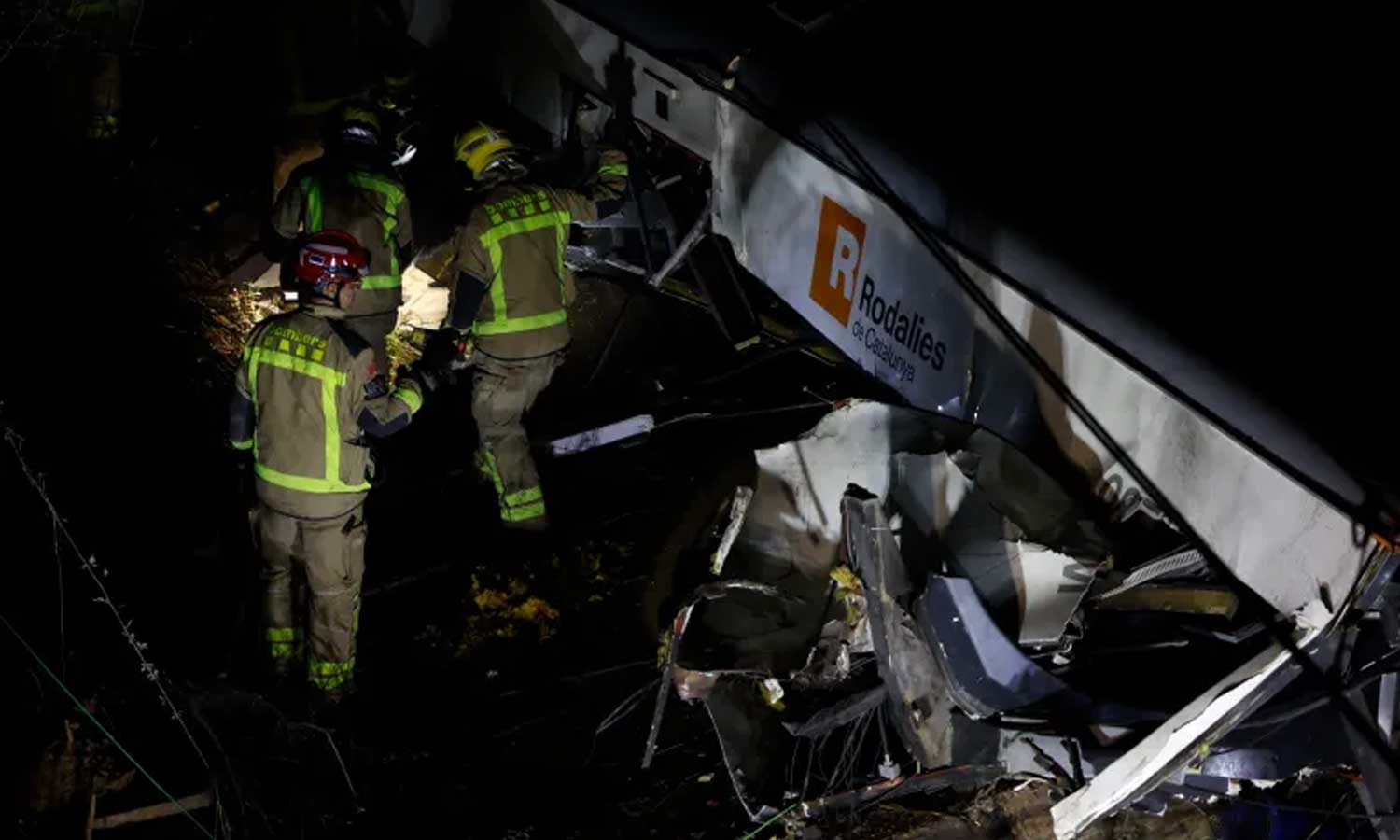 ஸ்பெயினில் ரெயில் விபத்தில் 40 பேர் உயிரிழந்த சோகம் நீங்காத நிலையில் மீண்டும் ரெயில் விபத்து