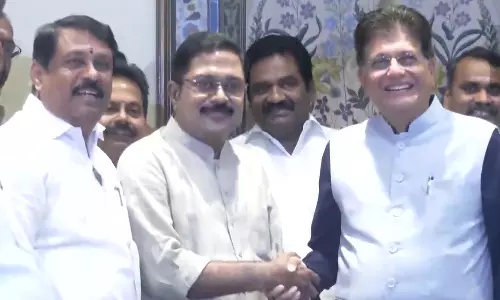 பியூஷ் கோயலை சந்தித்த டி.டி.வி. தினகரன் - கூட்டணி ஒப்பந்தம் இன்று கையெழுத்தாக வாய்ப்பு