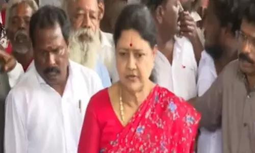 திமுக ஆட்சியை வீட்டுக்கு அனுப்ப புதிய வியூகங்களை வகுத்துக்கொண்டு இருக்கிறேன்- சசிகலா