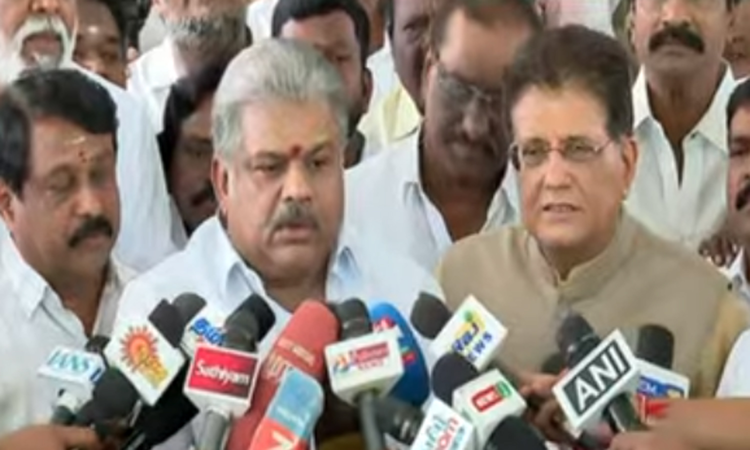 தனிச்சின்னத்தில் த.மா.கா. போட்டி - ஜி.கே.வாசன் அறிவிப்பு