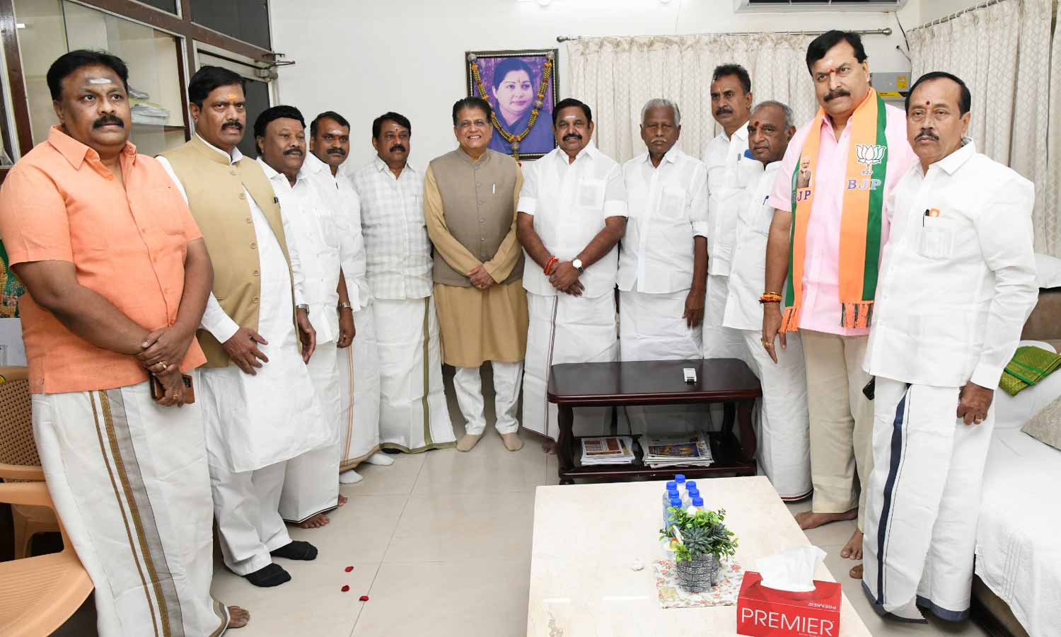 பியூஸ் கோயலுடன் முக்கிய ஆலோசனை: எடப்பாடி பழனிசாமியின் விருந்தும்... வியூகமும்...