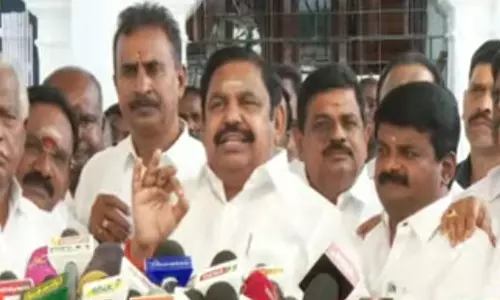 மாணவர்களின் வாக்குகளை கவரவே தற்போது மடிக்கணினிகளை வழங்குகிறது தி.மு.க. அரசு - இ.பி.எஸ்.