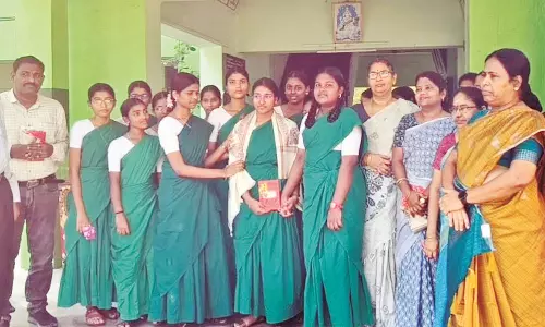 திருவாரூர் பள்ளி மாணவிக்கு டெல்லி குடியரசு தின விழாவில் பங்கேற்க அழைப்பு