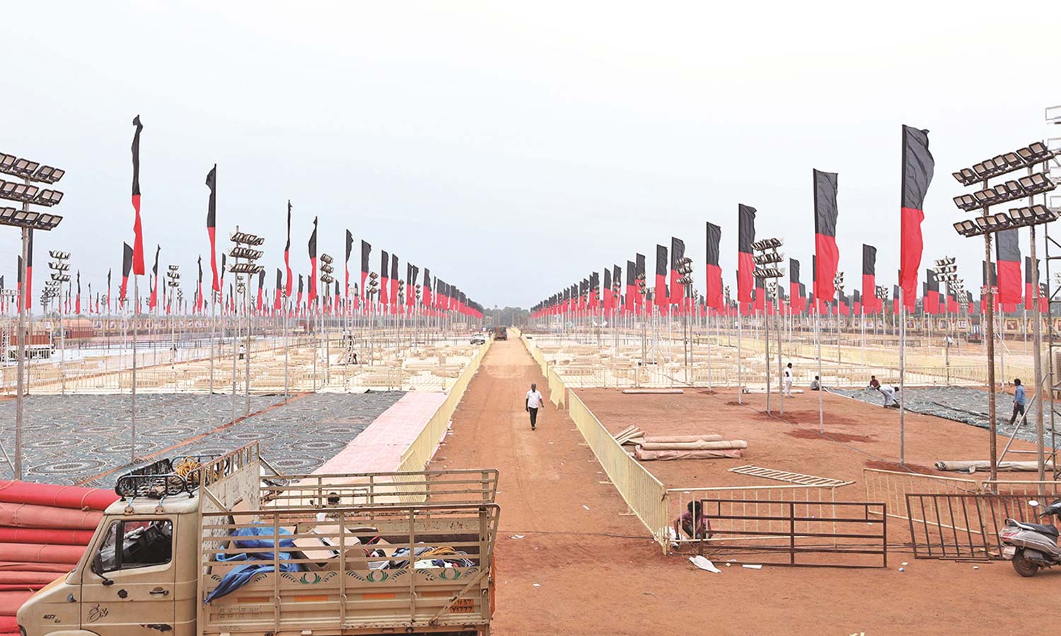 தி.மு.க. டெல்டா மண்டல மகளிர் அணி மாநாடு முன்னேற்பாடு பணிகள் தீவிரம்- அமைச்சர் கே.என்.நேரு ஆய்வு