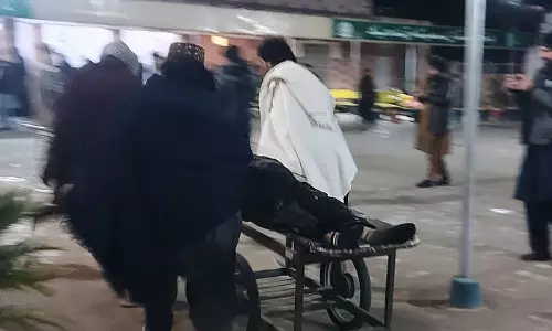 பாகிஸ்தான்: திருமண விழாவில் தற்கொலைப் படைத் தாக்குதல்.. 7 பேர் பலி - 25 பேர் படுகாயம்