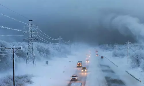 அமெரிக்காவை நடுங்க விடும் பனிப்புயல்.. 18 மாகாணங்களில் அவசரநிலை அறிவிப்பு