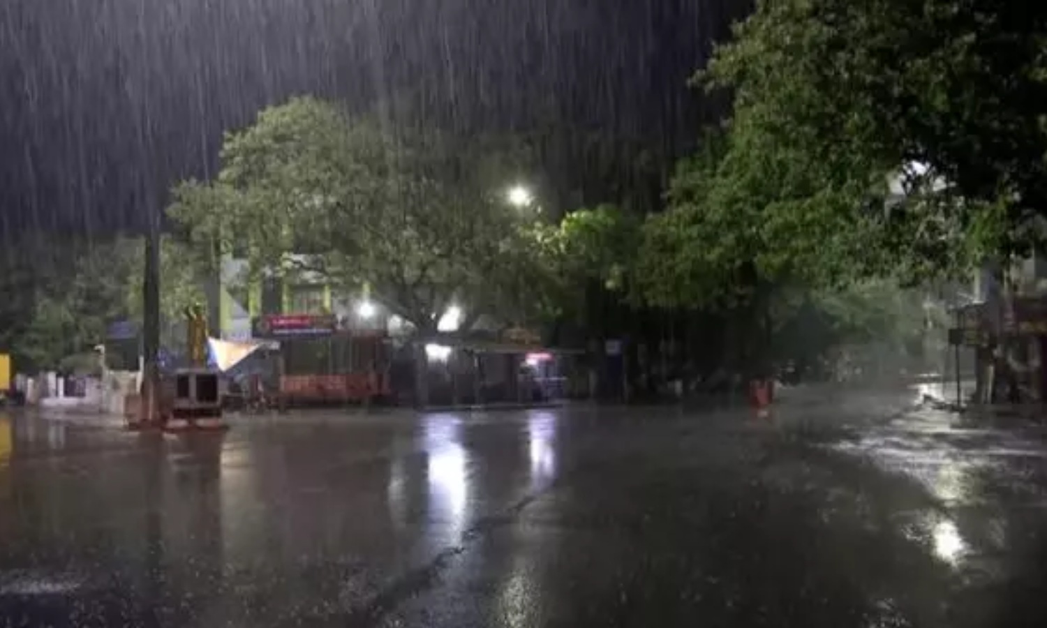 சென்னையின் பல்வேறு பகுதிகளில் பரவலாக மழை!