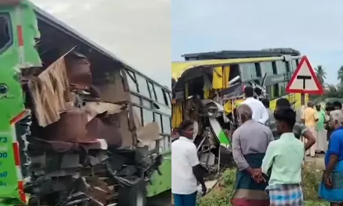 மதுரை அருகே ஆம்னி பேருந்துகள் மோதி விபத்து - 3 பேர் பலி