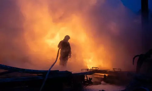 பேச்சுவார்த்தையில் இழுபறி.. உக்ரைனின் முக்கிய நகரங்கள் மீது ரஷியா தாக்குதல் - மின்சாரமின்றி தவிக்கும் மக்கள்