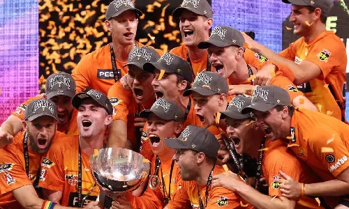 பிபிஎல் தொடர் - ஆறாவது முறையாக சாம்பியன் பட்டத்தை வென்றது பெர்த் ஸ்கார்ச்சர்ஸ்!