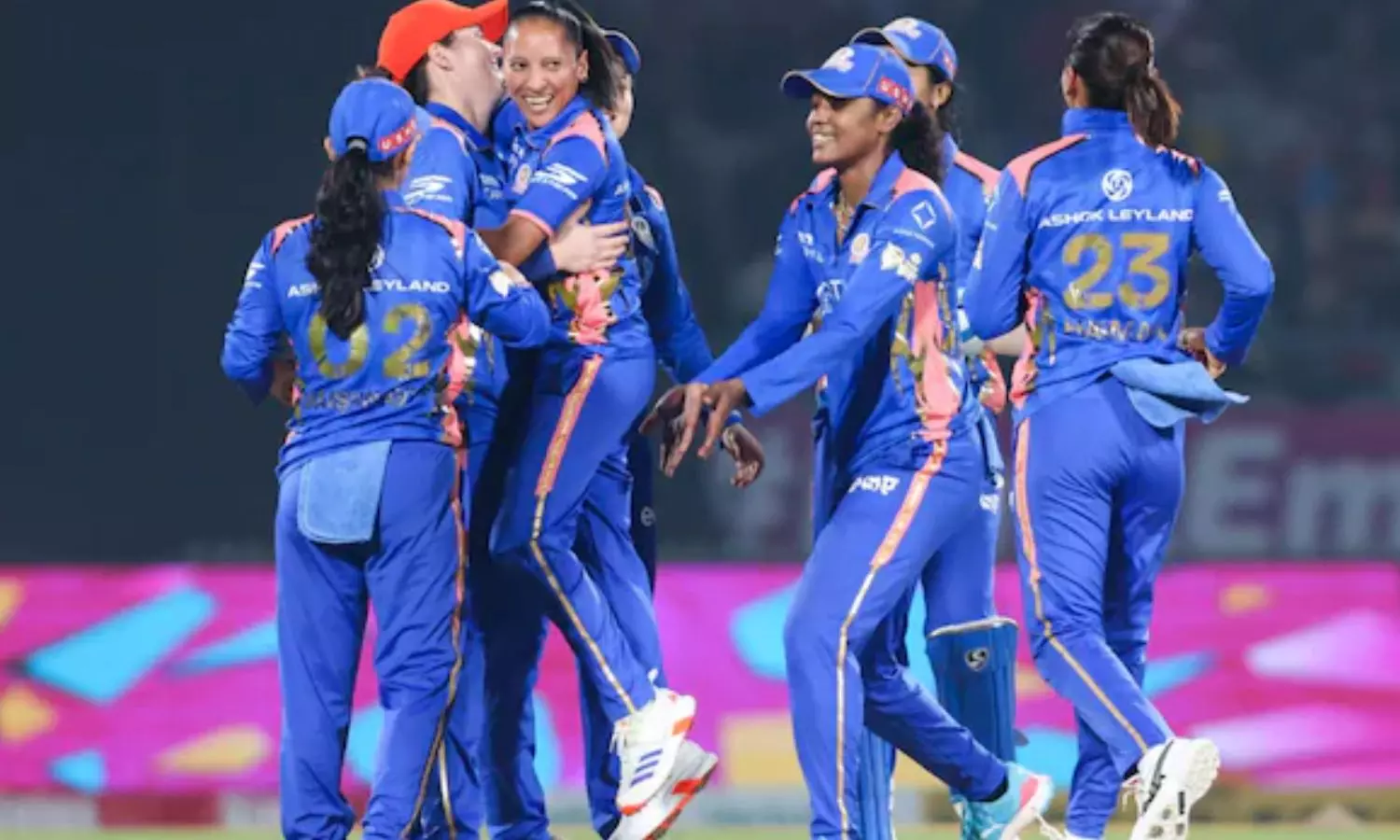 மகளிர்-பிரீமியர்-லீக்:-கெத்து-காட்டிய-மும்பை-இந்தியன்ஸ்..-15-ரன்கள்-வித்தியாசத்தில்-ஆர்சிபி-தோல்வி