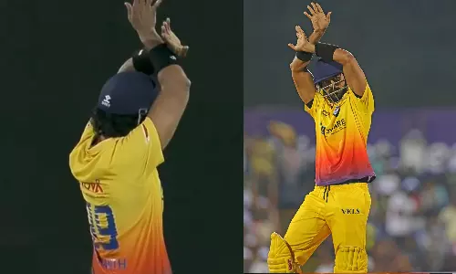 VIDEO: விஜய் ஸ்டைலில் சதத்தை கொண்டாடிய சென்னை அணியின் கேப்டன்- CCL தொடரில் நடந்த சம்பவம்