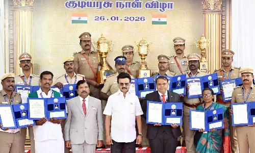 திருப்பூர் கலிமுல்லாவுக்கு கோட்டை அமீர் மதநல்லிணக்க பதக்கம்: முதலமைச்சர் மு.க.ஸ்டாலின் வழங்கினார்