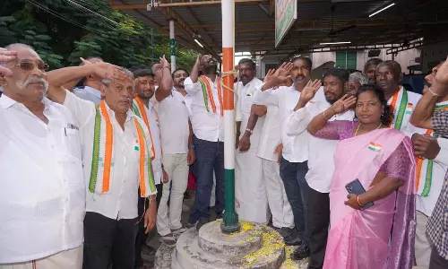 குடியரசு தினம்- தேசிய கொடி ஏற்றிய விஜய் வசந்த்