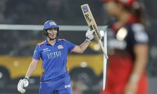 பெண்கள் பிரீமியர் லீக் வரலாற்றில் முதல் சதத்தை பதிவு செய்த மும்பை இந்தியன்ஸ் வீராங்கனை