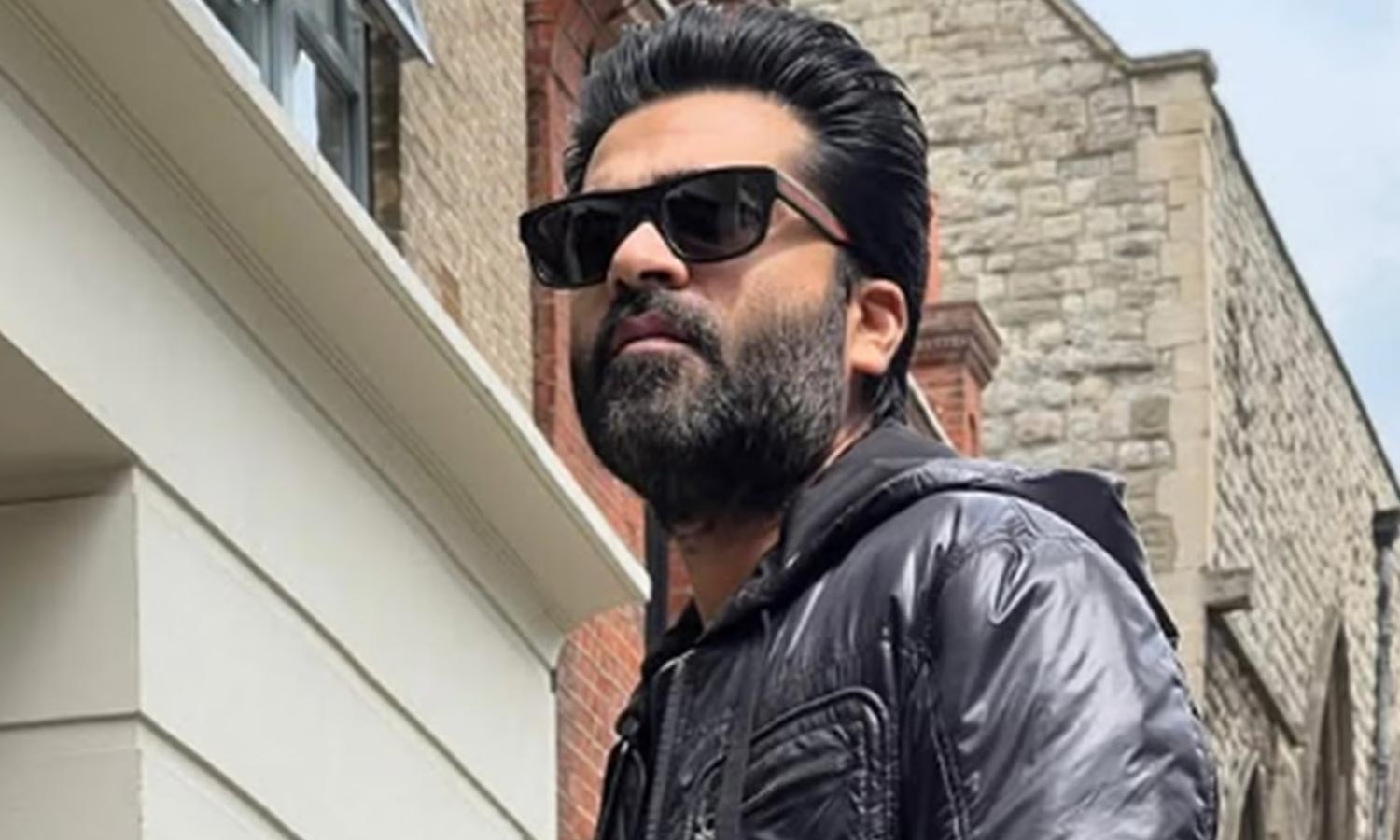 துபாயில் அஜித் வீட்டுக்கு பக்கத்திலேயே வில்லா வாங்கிய சிம்பு- எவ்வளவு கோடி தெரியுமா?