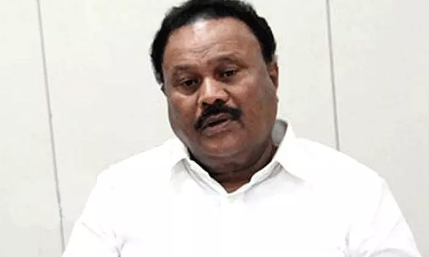 தினகரன், சசிகலாவிடம் கொள்ளையடித்த பணம் உள்ளது என்று பேசியது உண்மை- திண்டுக்கல் சீனிவாசன்