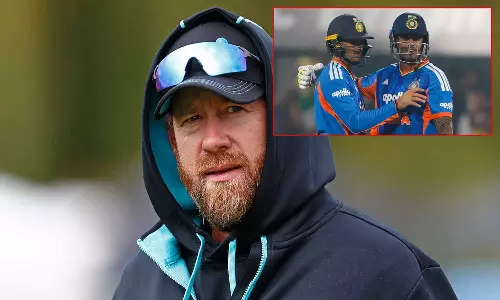 பந்தை எல்லா திசைகளிலும் பறக்கவிட்டால் எப்படி யோசிப்பது?: நியூசிலாந்து பயிற்சியாளர் சொல்கிறார்