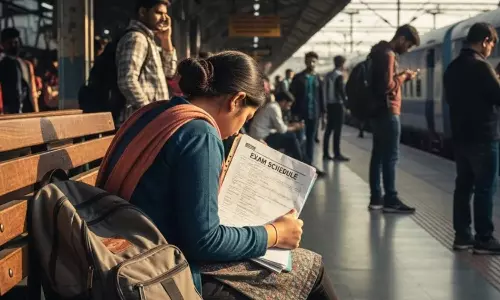 2 மணிநேர தாமதம் - 7 ஆண்டுகளுக்கு பின் உ.பி. பெண்ணுக்கு ரூ.9 லட்சம் இழப்பீடு வழங்க ரயில்வேக்கு உத்தரவு!