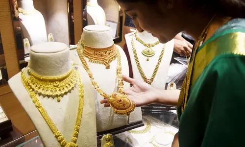 GOLD PRICE TODAY : தங்கம், வெள்ளி விலை வரலாறு காணாத உயர்வு: இல்லத்தரசிகள் அதிர்ச்சி