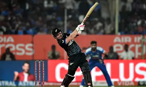 தெறிக்கவிட்ட தொடக்க ஜோடி: இந்தியாவுக்கு 216 ரன்கள் இலக்கு நிர்ணயித்தது நியூசிலாந்து