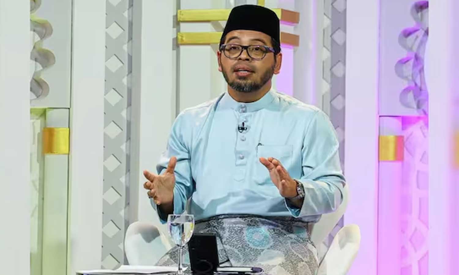 வேலை அழுத்தத்தால் ஓரினச் சேர்க்கையாளர்களாக மாறும் இளைஞர்கள் - மலேசிய அமைச்சர் சர்ச்சை பேச்சு