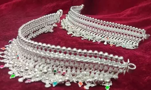 தொடர் விலை உயர்வு - ஆர்டர்கள் வராததால் வெறிச்சோடிய வெள்ளி பட்டறைகள்