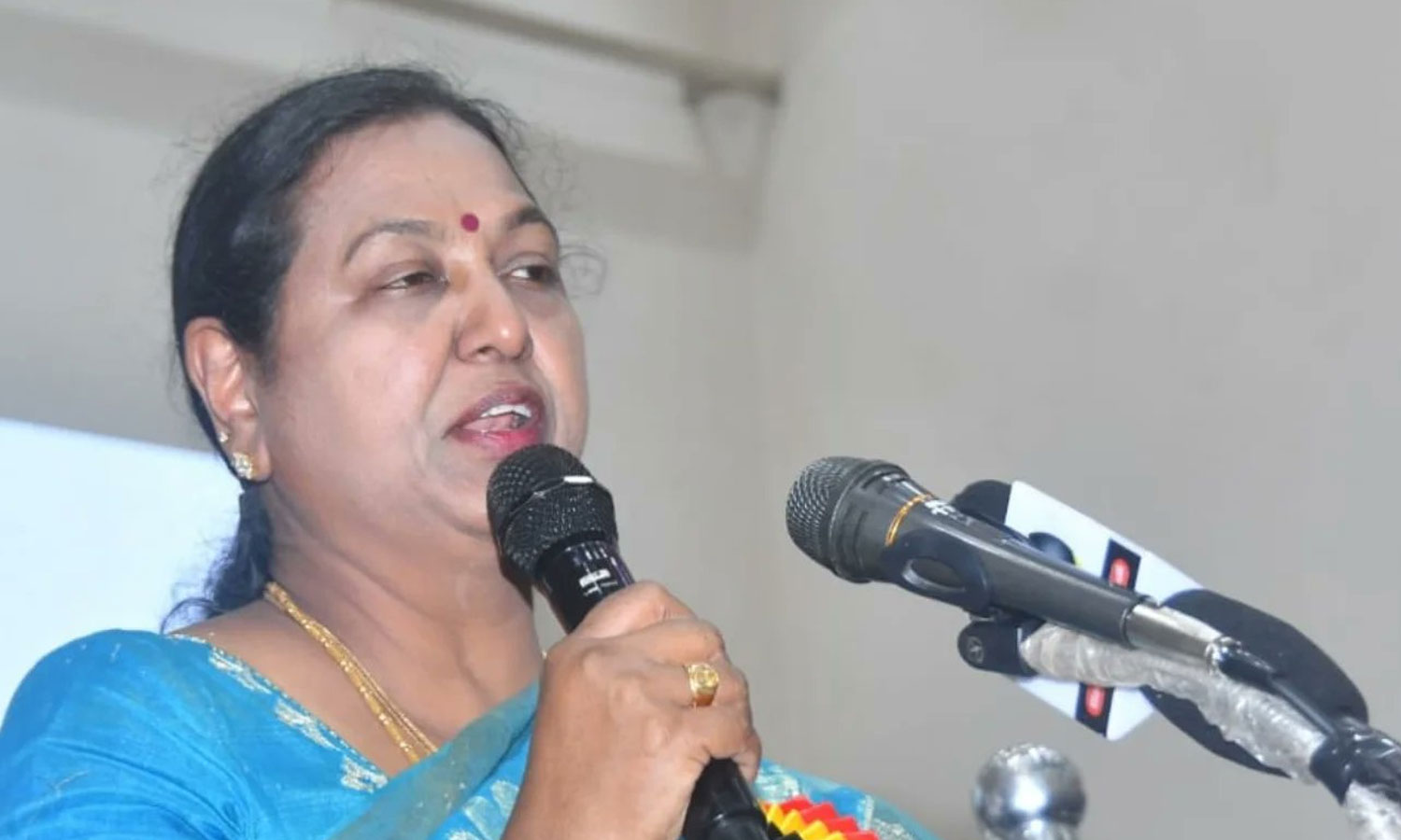 தே.மு.தி.க.வின் எழுச்சியும்... வீழ்ச்சியும்: பிரேமலதாவின் முடிவு இந்த தேர்தலில் கைகொடுக்குமா?- தொண்டர்கள் எதிர்பார்ப்பு