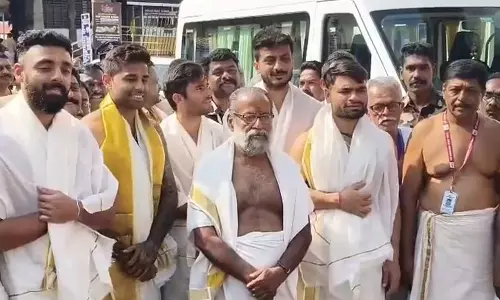 திருவனந்தபுரம் பத்மநாபசாமி கோவிலில் இந்திய கிரிக்கெட் வீரர்கள் தரிசனம்