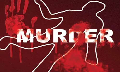 உறவினருடன் தகாத உறவு: கண்டித்த கணவனை கழுத்தை அறுத்து கொலை செய்த மனைவி