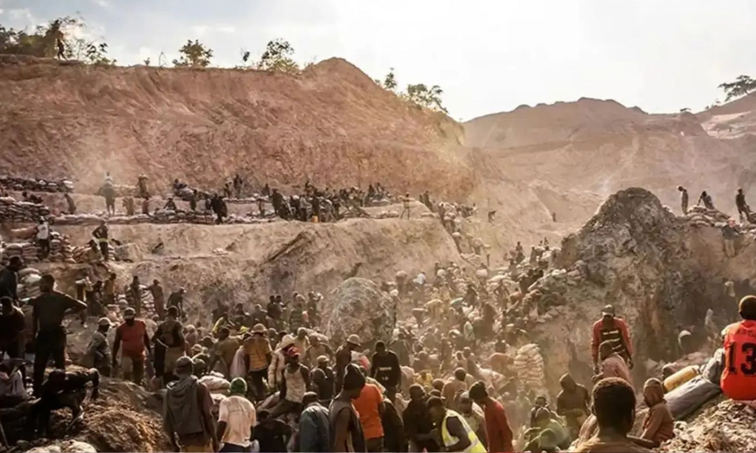 காங்கோவில் சுரங்கம் இடிந்து விபத்து - 200 பேர் உயிரிழப்பு