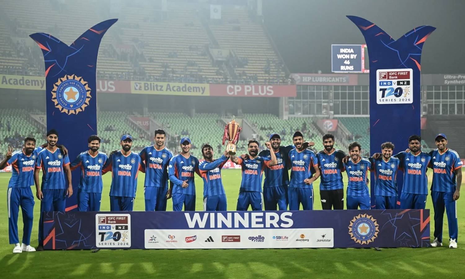 ஆட்ட நாயகன் இஷான் கிஷன், தொடர்நாயகன் விருது வென்ற சூர்யகுமார்