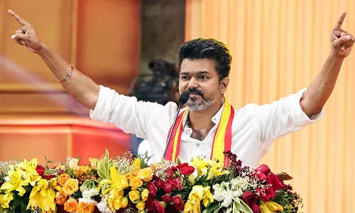 அரசியல்தான் எனது எதிர்காலம்: அது நீண்ட கால பயணம்- விஜய் திட்டவட்டம்