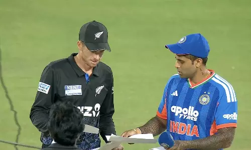 நியூசிலாந்துக்கு எதிரான கடைசி டி20 போட்டி: டாஸ் வென்ற இந்தியா பேட்டிங் தேர்வு