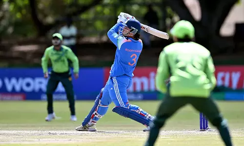 U19 உலக கோப்பை: பாகிஸ்தானை வீழ்த்தி  அரையிறுதிக்கு தகுதி பெற்றது இந்தியா