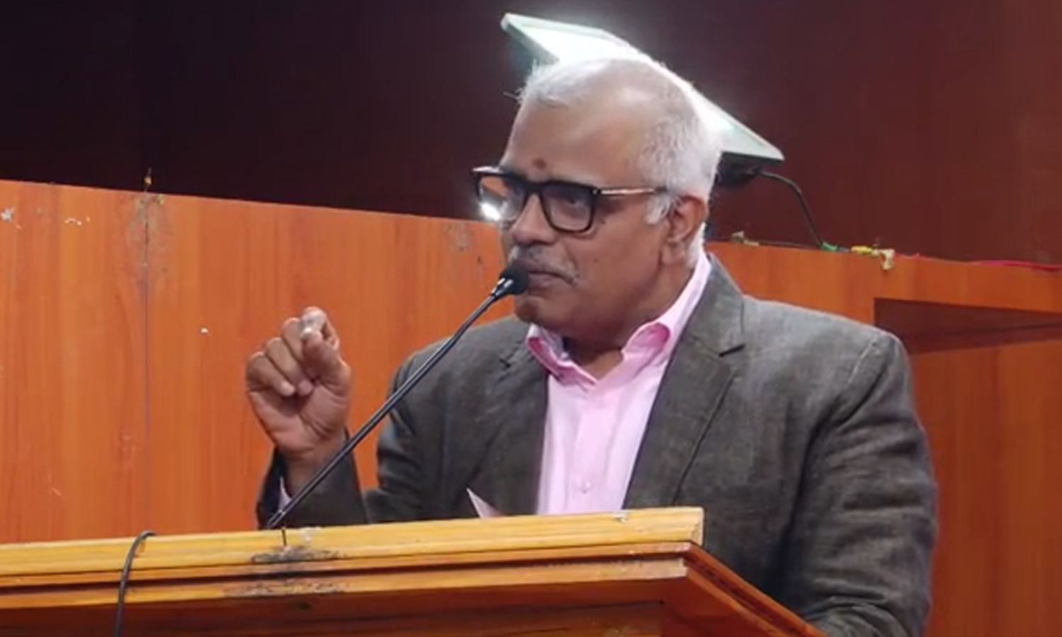 தமிழ் மொழியின் அருமையை தூக்கிப்பிடிப்பது நம் கடமை- நீதிபதி என்.ஆனந்த் வெங்கடேஷ்