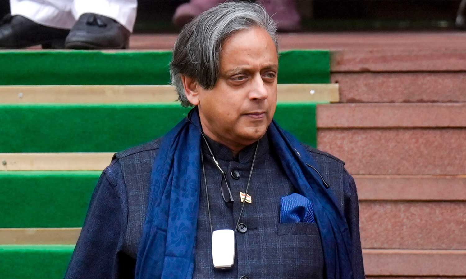 விவாதத்திற்கு அஞ்சுவது ஏன்?- மத்திய அரசுக்கு சசி தரூர் கேள்வி